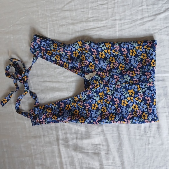 GAP Dresses & Skirts - Gap mini Floral Dress👗